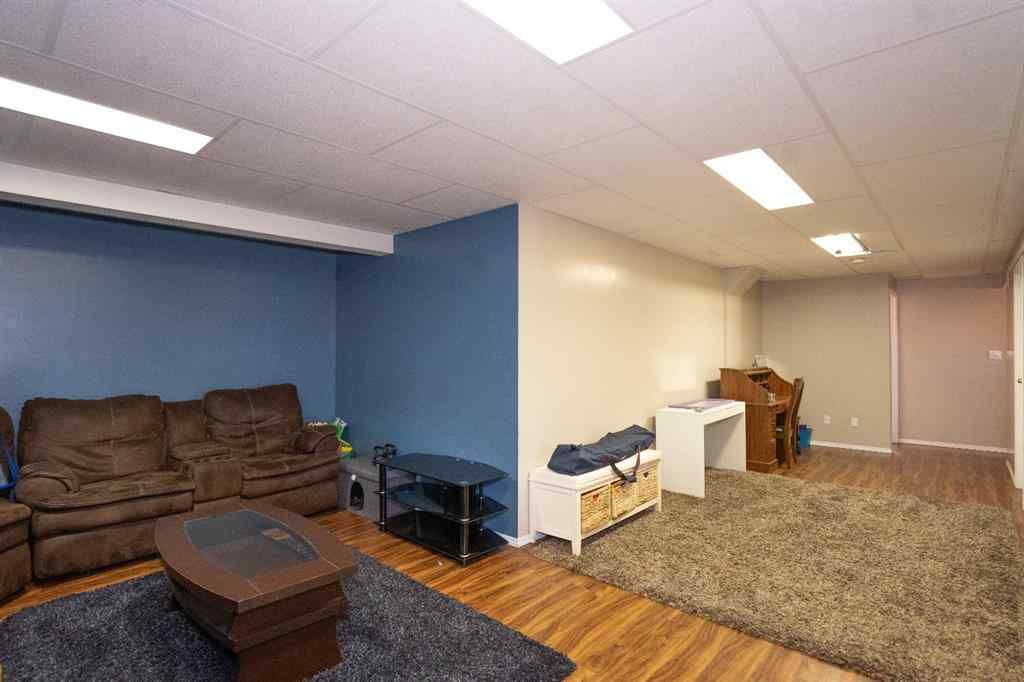 MLS® A2212078 - 4928 52 Street  in NONE Clive, Residential