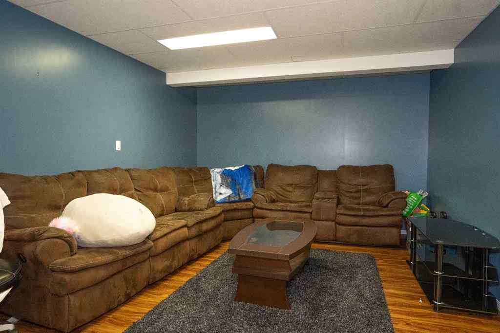 MLS® A2212078 - 4928 52 Street  in NONE Clive, Residential