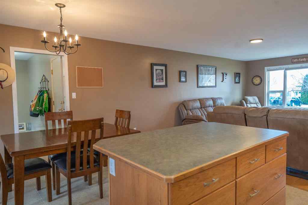 MLS® A2212078 - 4928 52 Street  in NONE Clive, Residential
