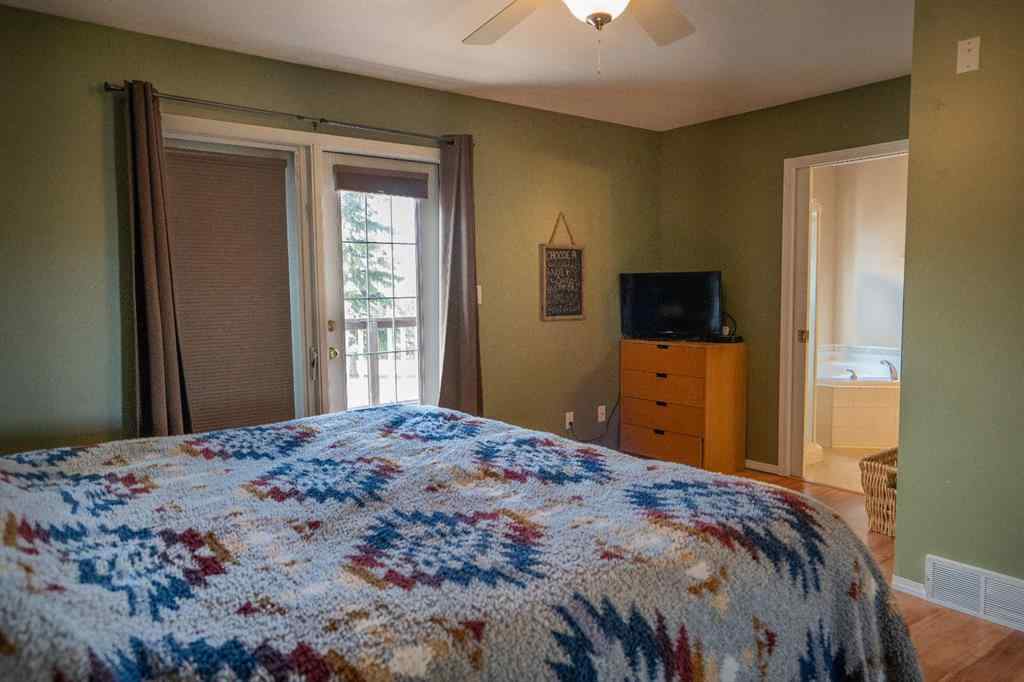 MLS® A2212078 - 4928 52 Street  in NONE Clive, Residential