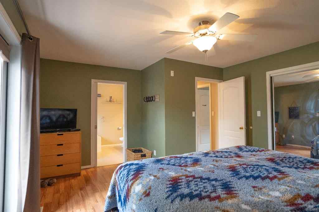 MLS® A2212078 - 4928 52 Street  in NONE Clive, Residential