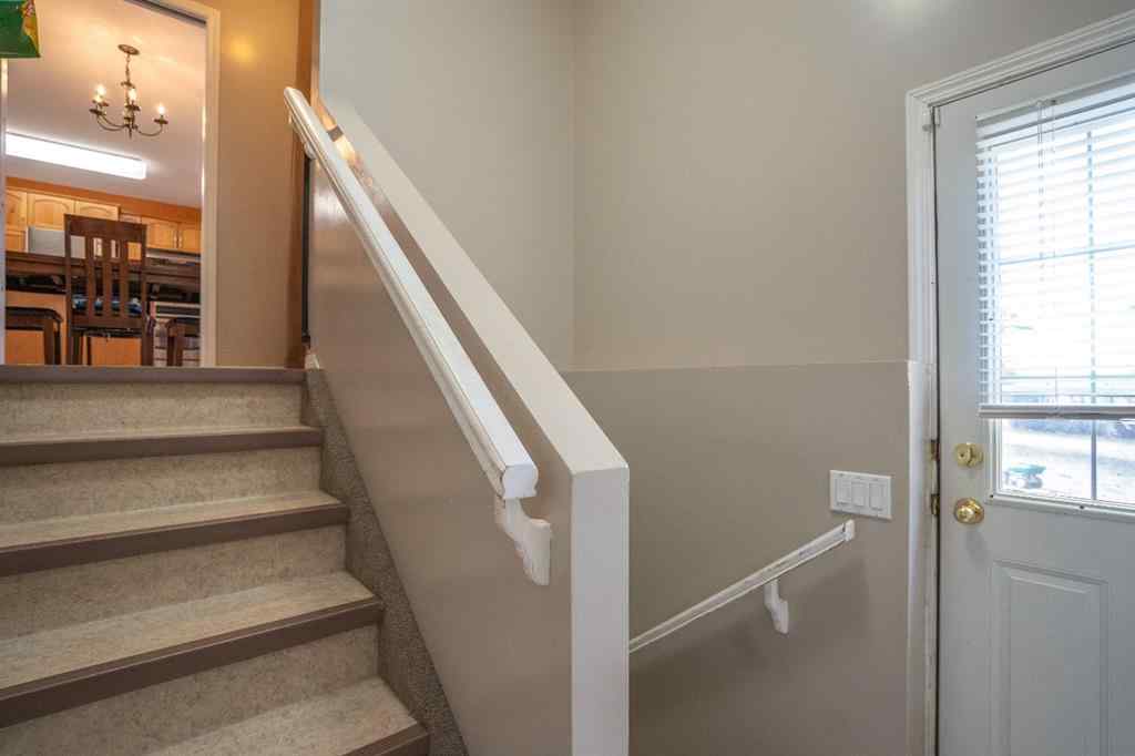 MLS® A2212078 - 4928 52 Street  in NONE Clive, Residential