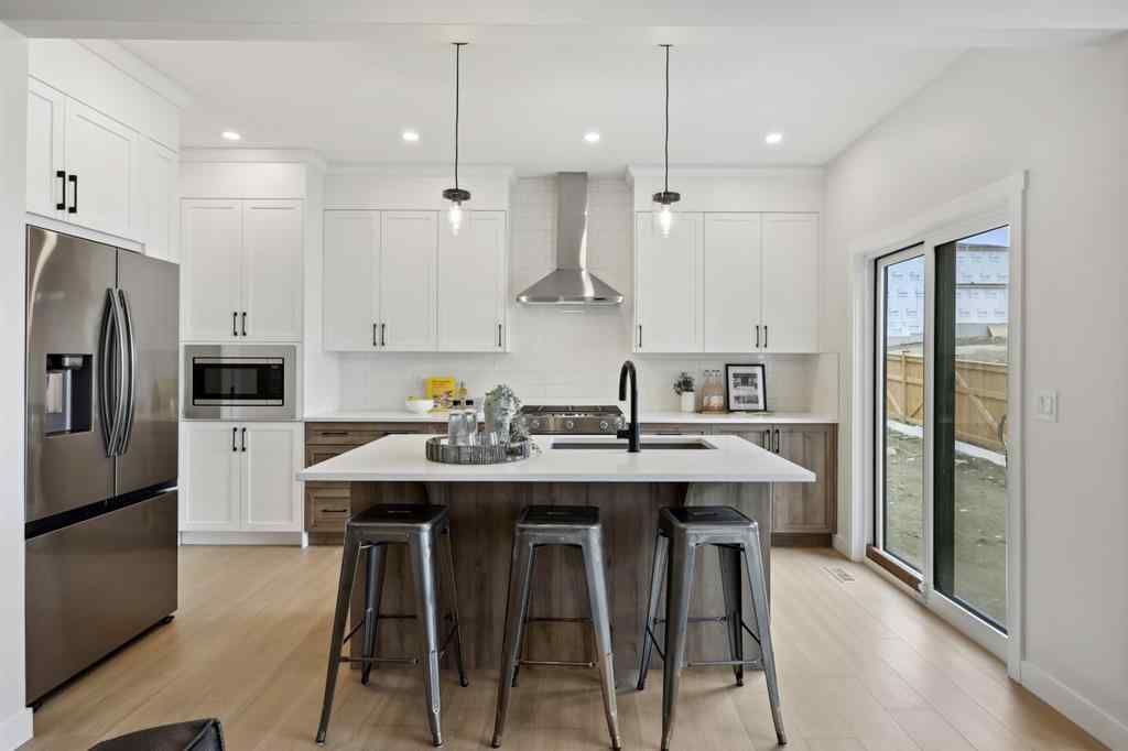 MLS® A2212095 - 43 Versant View SW in Alpine Park Calgary, Residential
