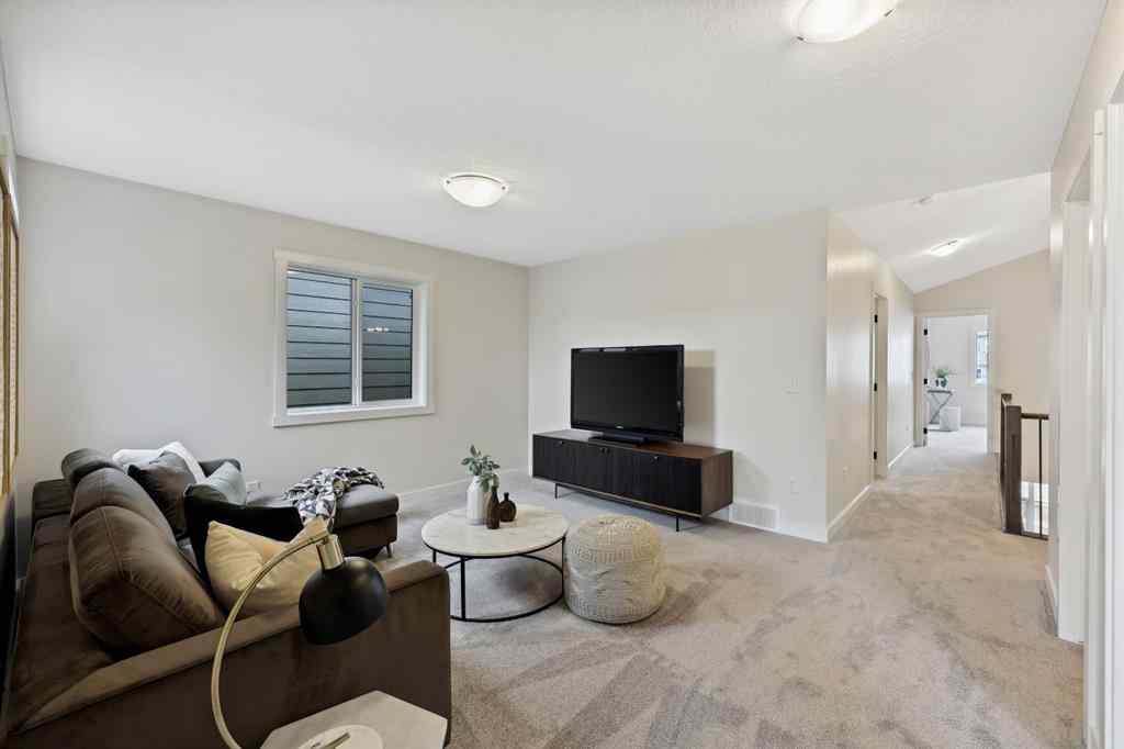 MLS® A2212095 - 43 Versant View SW in Alpine Park Calgary, Residential