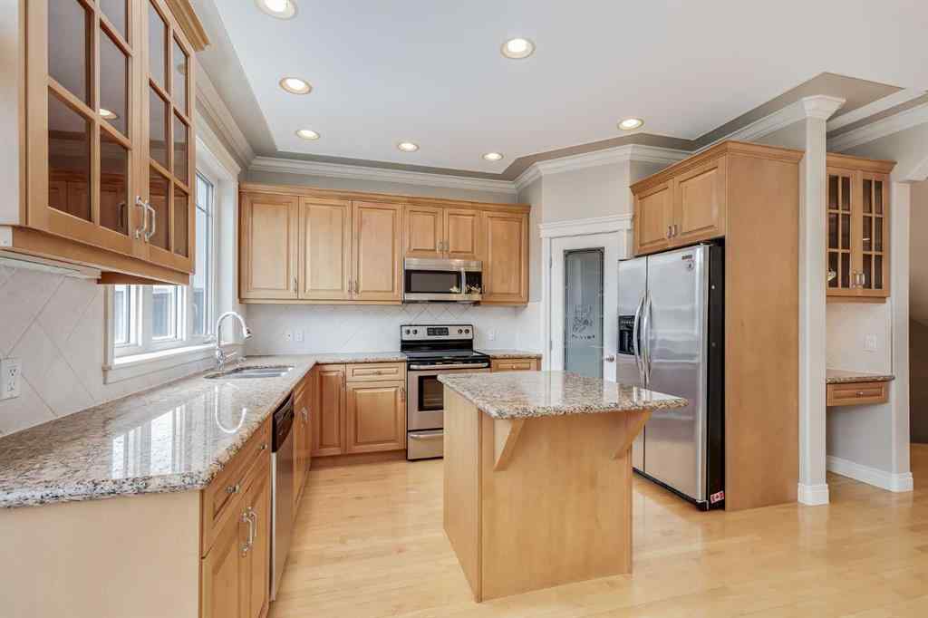 MLS® A2212118 - 1611 33 Avenue SW in South Calgary Calgary, Residential