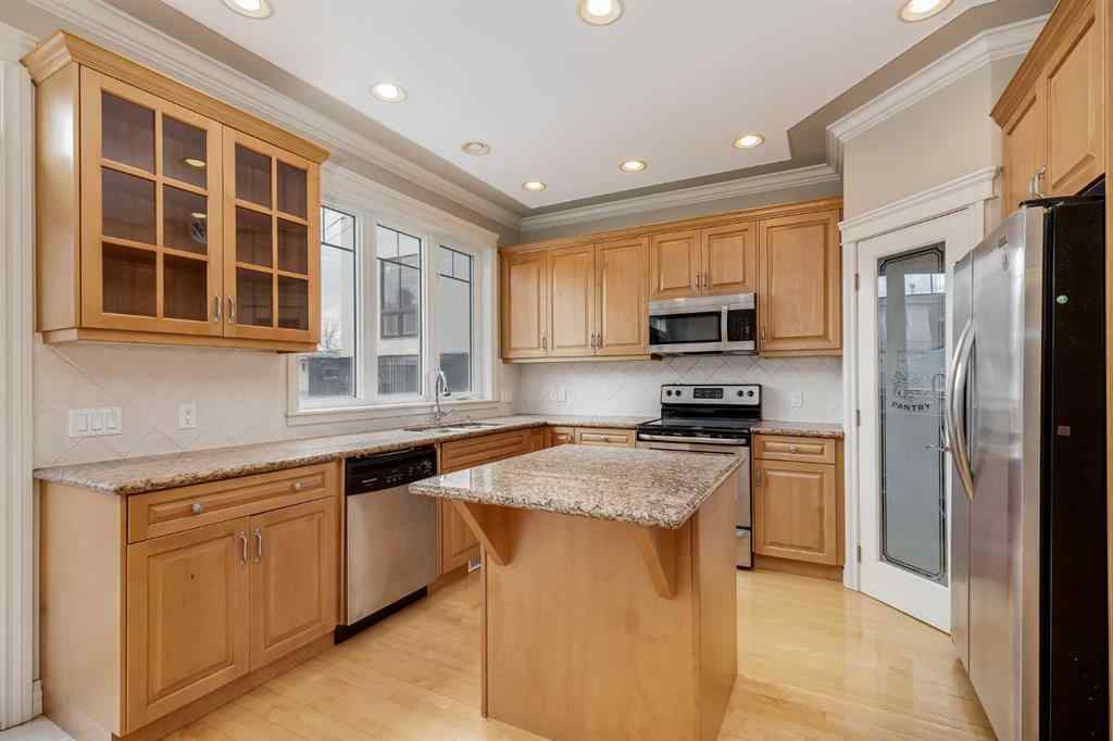 MLS® A2212118 - 1611 33 Avenue SW in South Calgary Calgary, Residential