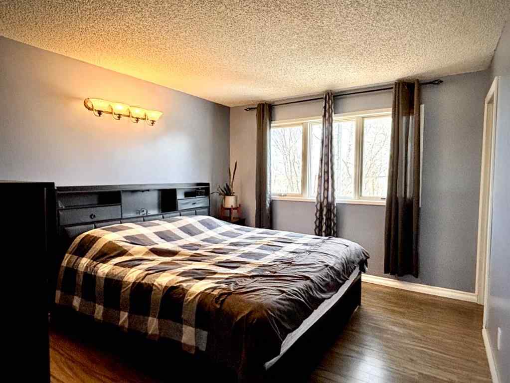 MLS® A2212144 - 105 3 Street  in Cadogan Cadogan, Residential