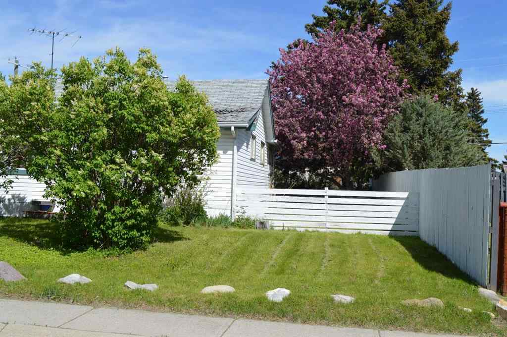 MLS® A2212165 - 313 & 315 Twin Cities Drive  in NONE Longview, Residential
