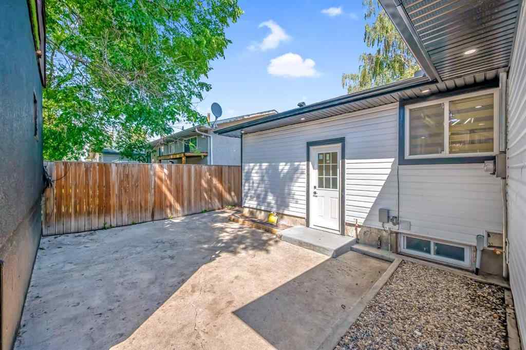 MLS® A2212171 - 9819 2 Street SE in Acadia Calgary, Residential