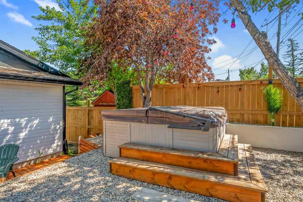 MLS® A2212171 - 9819 2 Street SE in Acadia Calgary, Residential