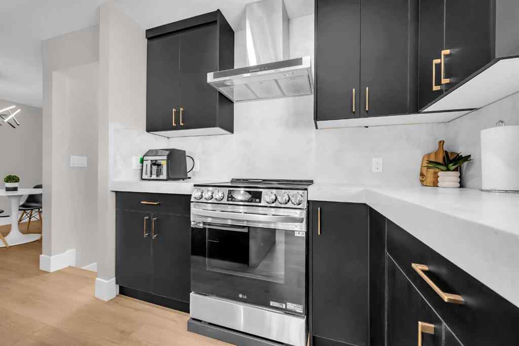 MLS® A2212171 - 9819 2 Street SE in Acadia Calgary, Residential