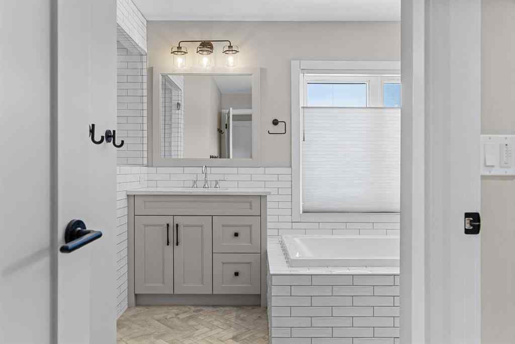 MLS® A2212238 - 414 Stewart Creek Close  in Three Sisters Canmore, Residential