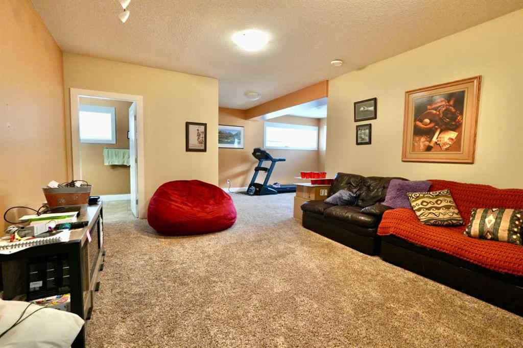 MLS® A2212380 - 10313 86 Street  in Saddleback Ridge Peace River, Residential