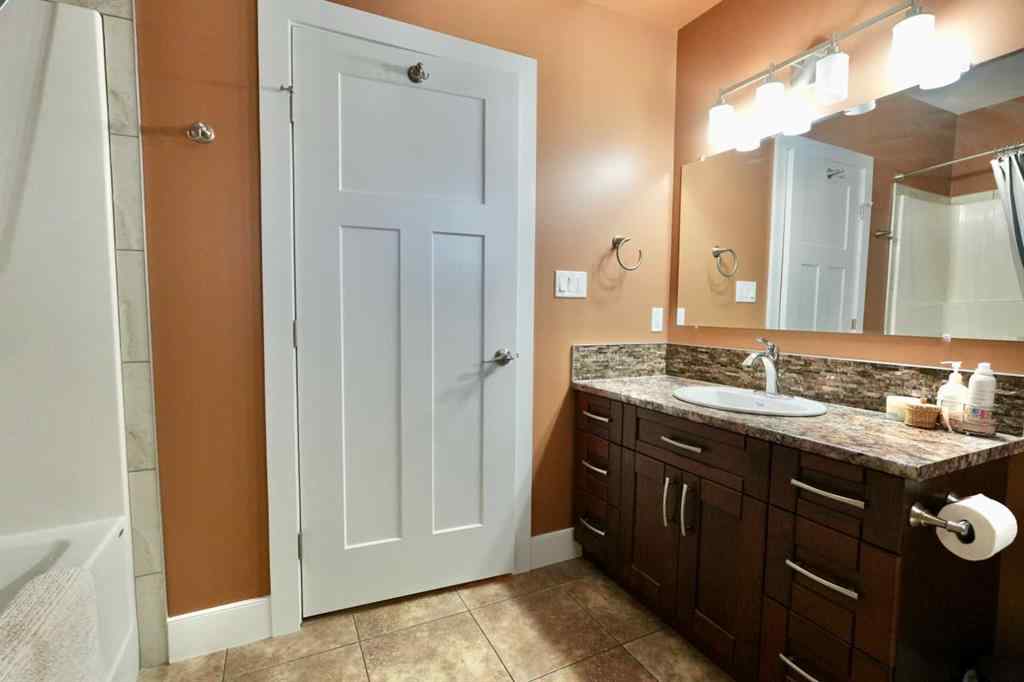 MLS® A2212380 - 10313 86 Street  in Saddleback Ridge Peace River, Residential