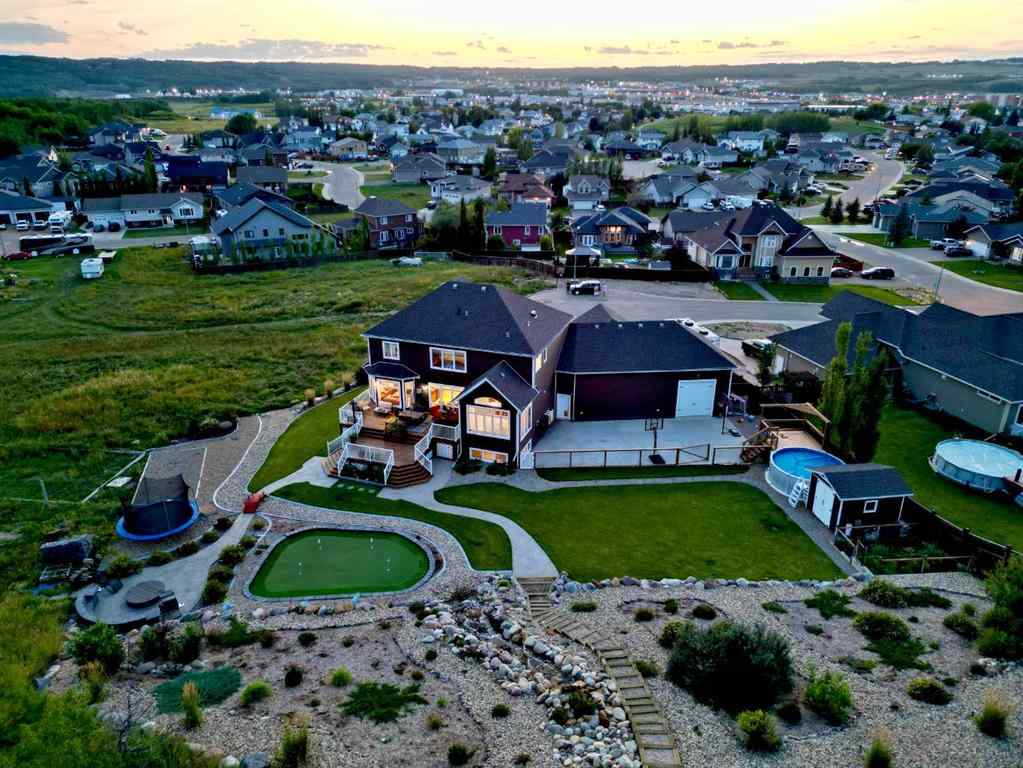 MLS® A2212380 - 10313 86 Street  in Saddleback Ridge Peace River, Residential