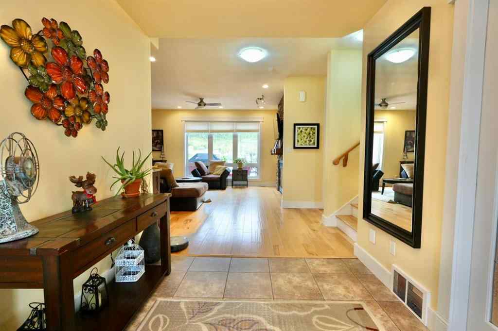 MLS® A2212380 - 10313 86 Street  in Saddleback Ridge Peace River, Residential
