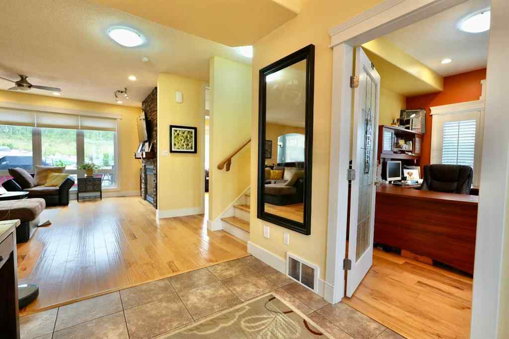 MLS® A2212380 - 10313 86 Street  in Saddleback Ridge Peace River, Residential