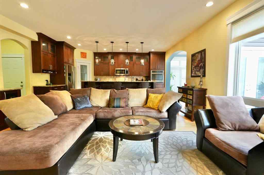 MLS® A2212380 - 10313 86 Street  in Saddleback Ridge Peace River, Residential