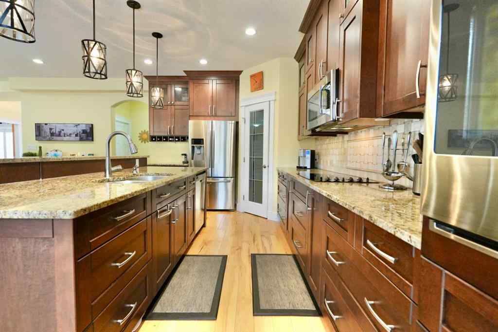 MLS® A2212380 - 10313 86 Street  in Saddleback Ridge Peace River, Residential