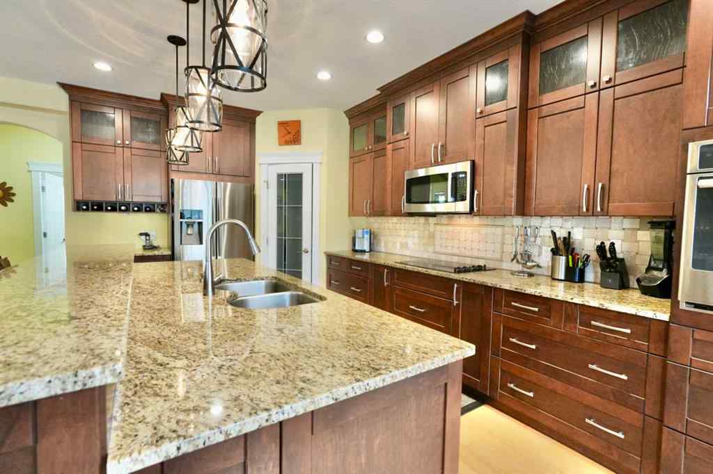MLS® A2212380 - 10313 86 Street  in Saddleback Ridge Peace River, Residential