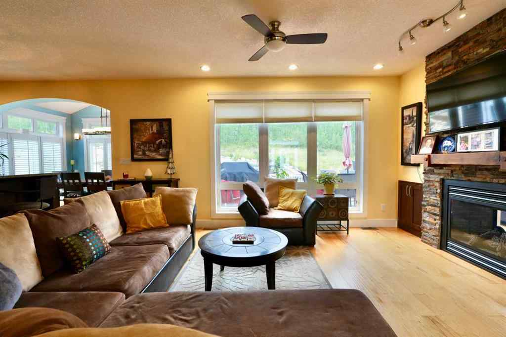MLS® A2212380 - 10313 86 Street  in Saddleback Ridge Peace River, Residential