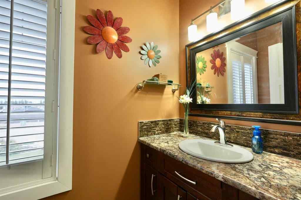 MLS® A2212380 - 10313 86 Street  in Saddleback Ridge Peace River, Residential