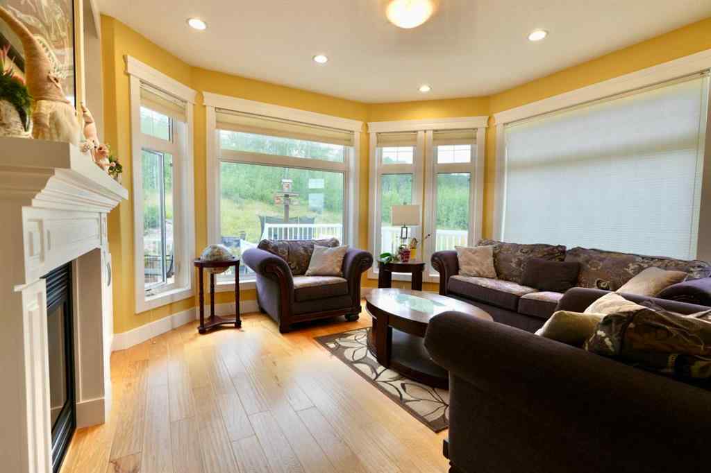 MLS® A2212380 - 10313 86 Street  in Saddleback Ridge Peace River, Residential