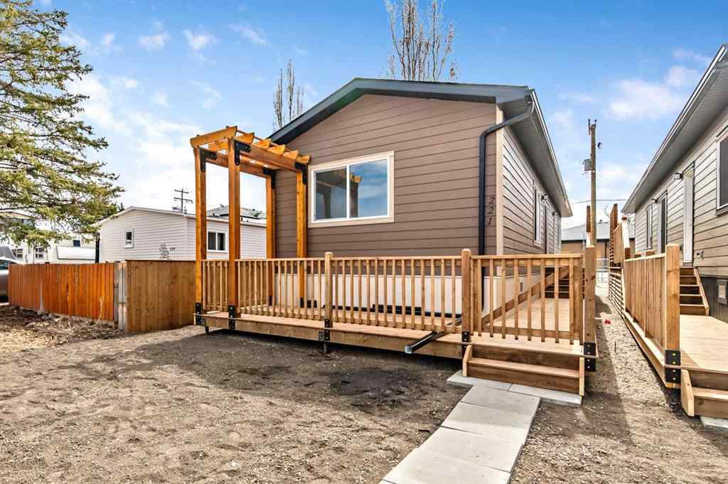 MLS® A2212403 - 221 1 Avenue NW in NONE Diamond Valley, Residential