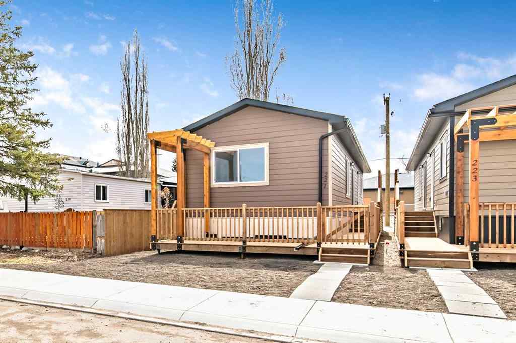 MLS® A2212403 - 221 1 Avenue NW in NONE Diamond Valley, Residential