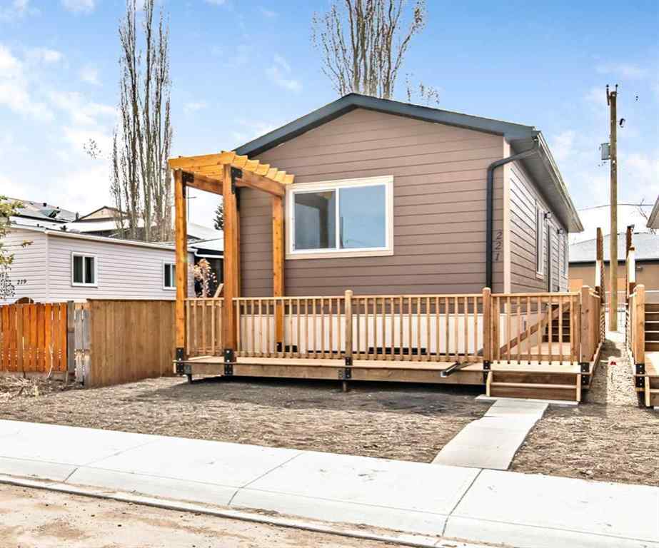 MLS® A2212403 - 221 1 Avenue NW in NONE Diamond Valley, Residential