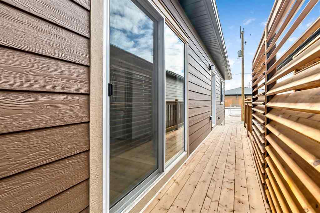 MLS® A2212403 - 221 1 Avenue NW in NONE Diamond Valley, Residential