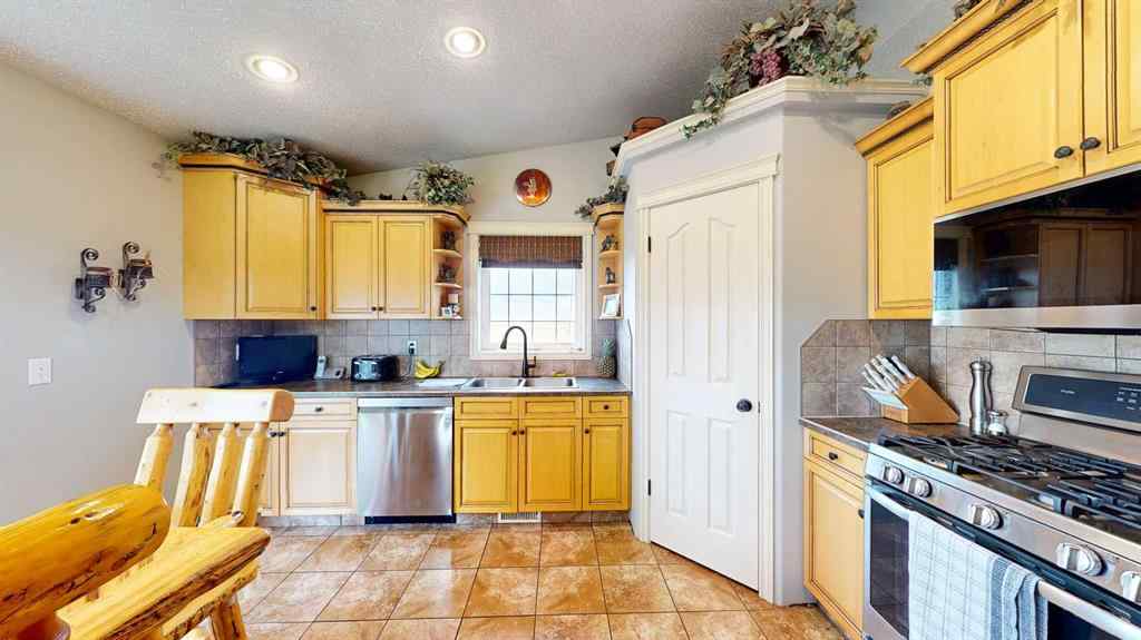 MLS® A2212496 - 3117 Township Road 124   in NONE Rural Cypress County, Agri-Business