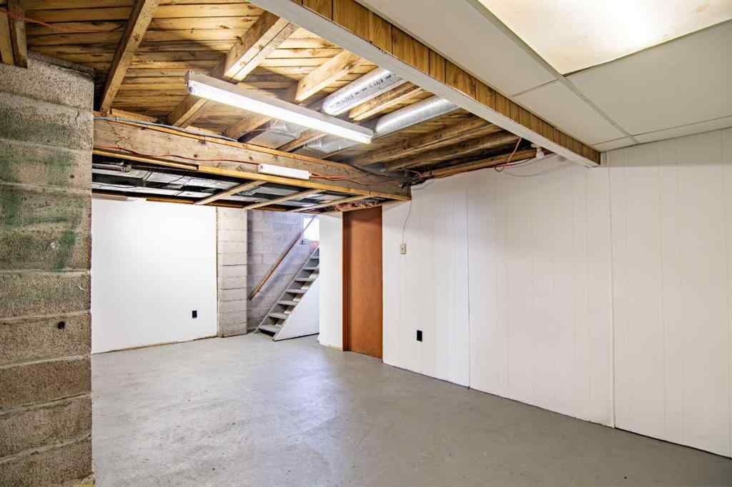 MLS® A2212543 - 39061 Range Road 220   in NONE Rural Stettler No. 6, County of, Residential