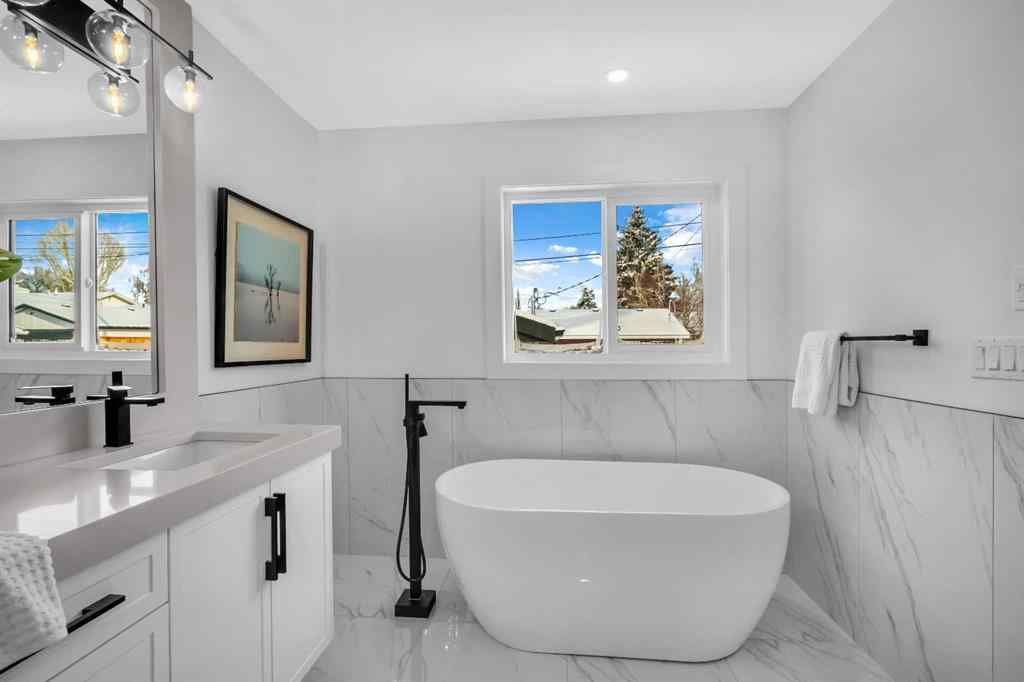 MLS® A2212561 - 3623 Logan Crescent SW in Lakeview Calgary, Residential