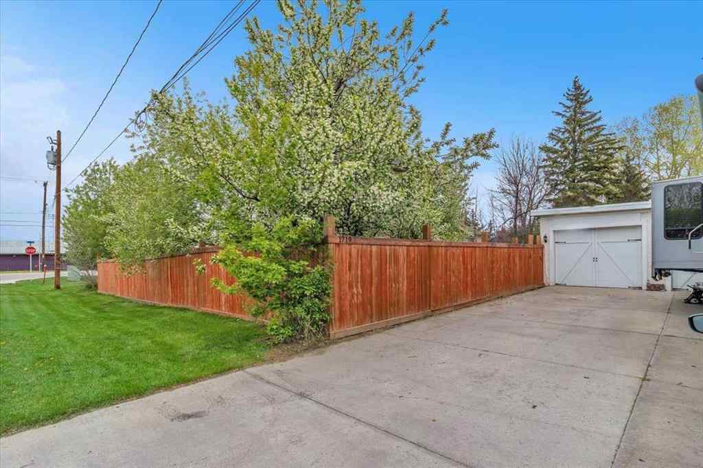 MLS® A2212628 - 1719 15 Avenue  in NONE Didsbury, Residential