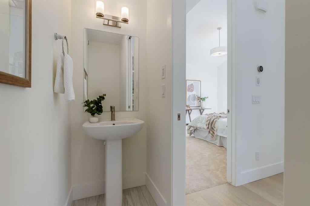 MLS® A2212722 - 90 Treeline Gardens SW in Alpine Park Calgary, Residential