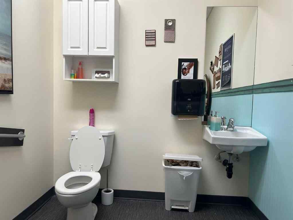 MLS® A2212900 - 902 16 Street SW in South West Industrial Medicine Hat, Commercial