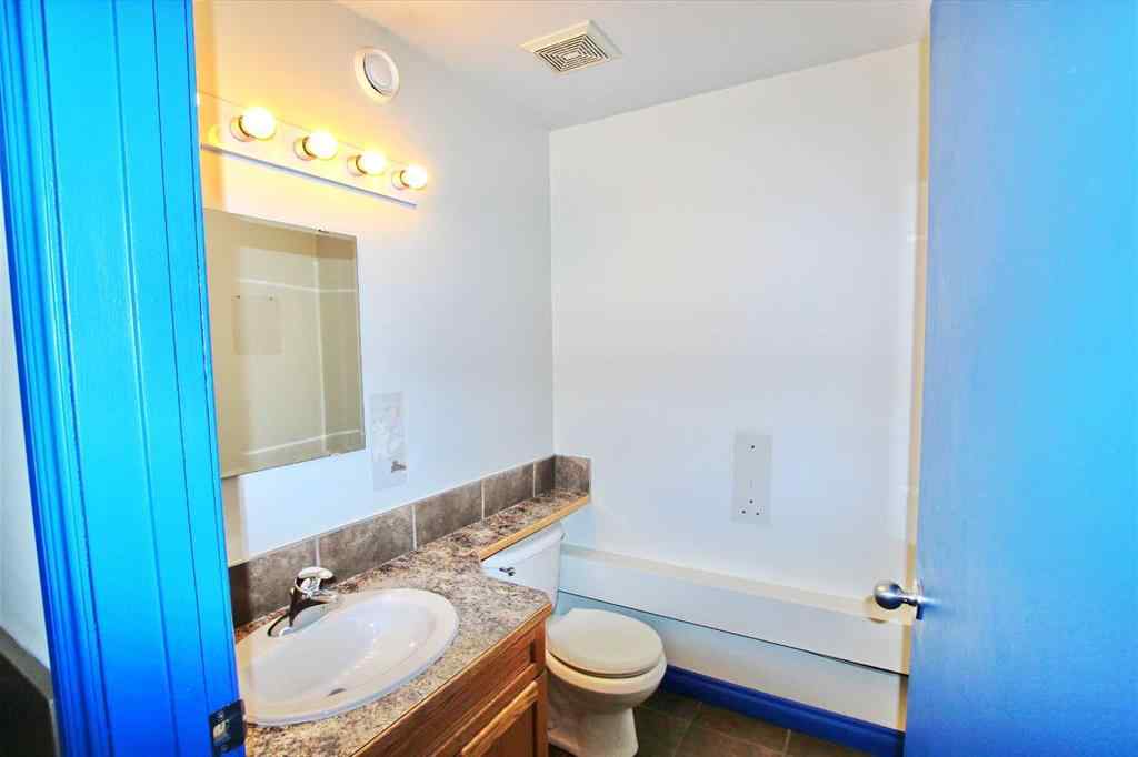 MLS® A2212927 - Unit #6 20A Sylvaire Close  in Beju Industrial Park Sylvan Lake, Commercial