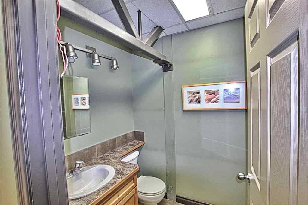 MLS® A2212927 - Unit #6 20A Sylvaire Close  in Beju Industrial Park Sylvan Lake, Commercial