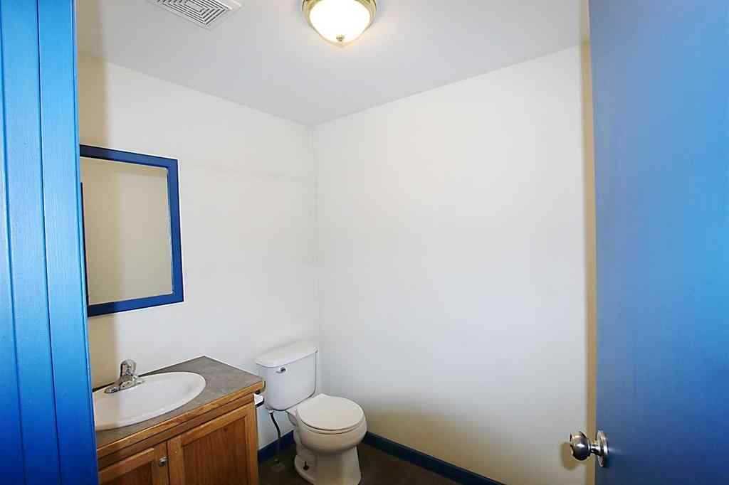 MLS® A2212927 - Unit #6 20A Sylvaire Close  in Beju Industrial Park Sylvan Lake, Commercial