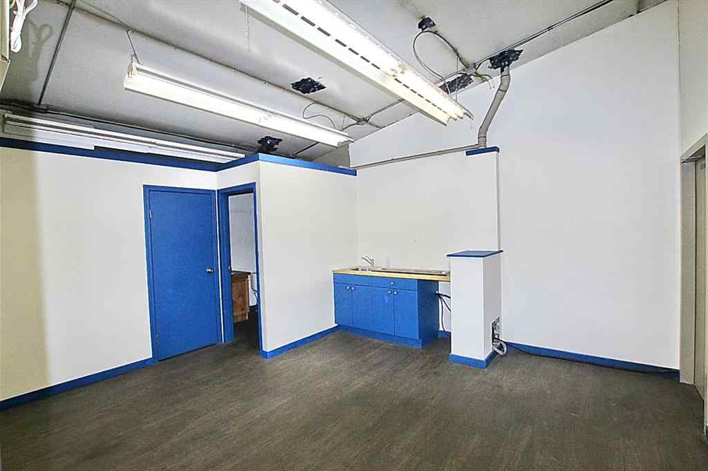MLS® A2212927 - Unit #6 20A Sylvaire Close  in Beju Industrial Park Sylvan Lake, Commercial