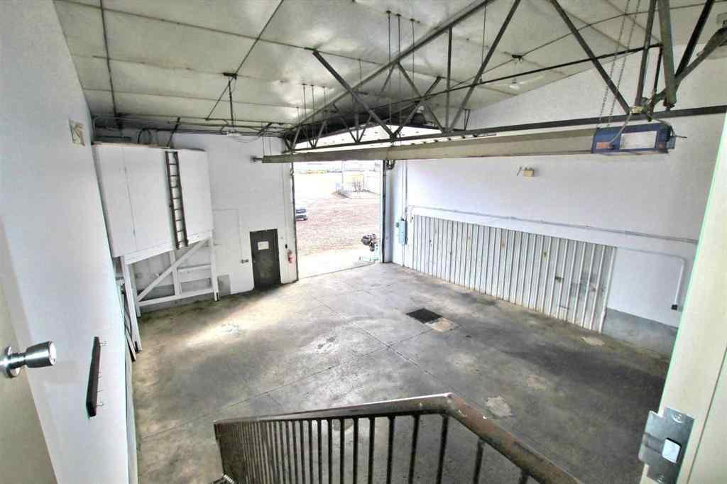 MLS® A2212927 - Unit #6 20A Sylvaire Close  in Beju Industrial Park Sylvan Lake, Commercial
