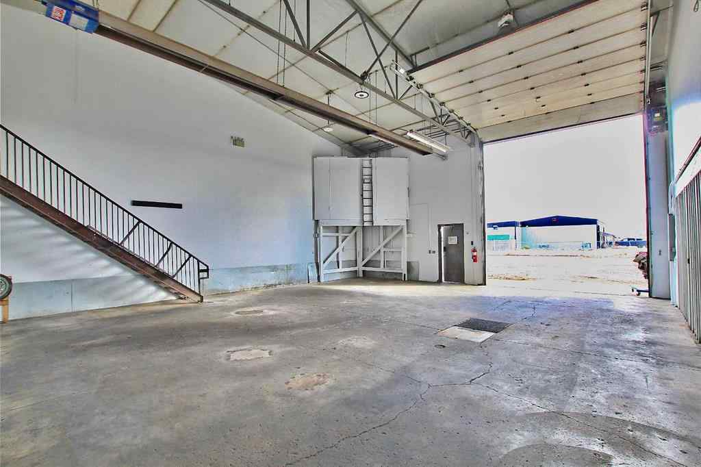 MLS® A2212927 - Unit #6 20A Sylvaire Close  in Beju Industrial Park Sylvan Lake, Commercial