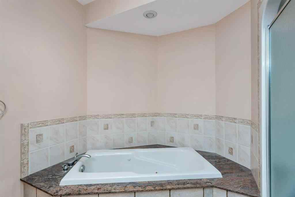 MLS® A2212962 - 185 Birchcliff Road  in NONE Birchcliff, Residential