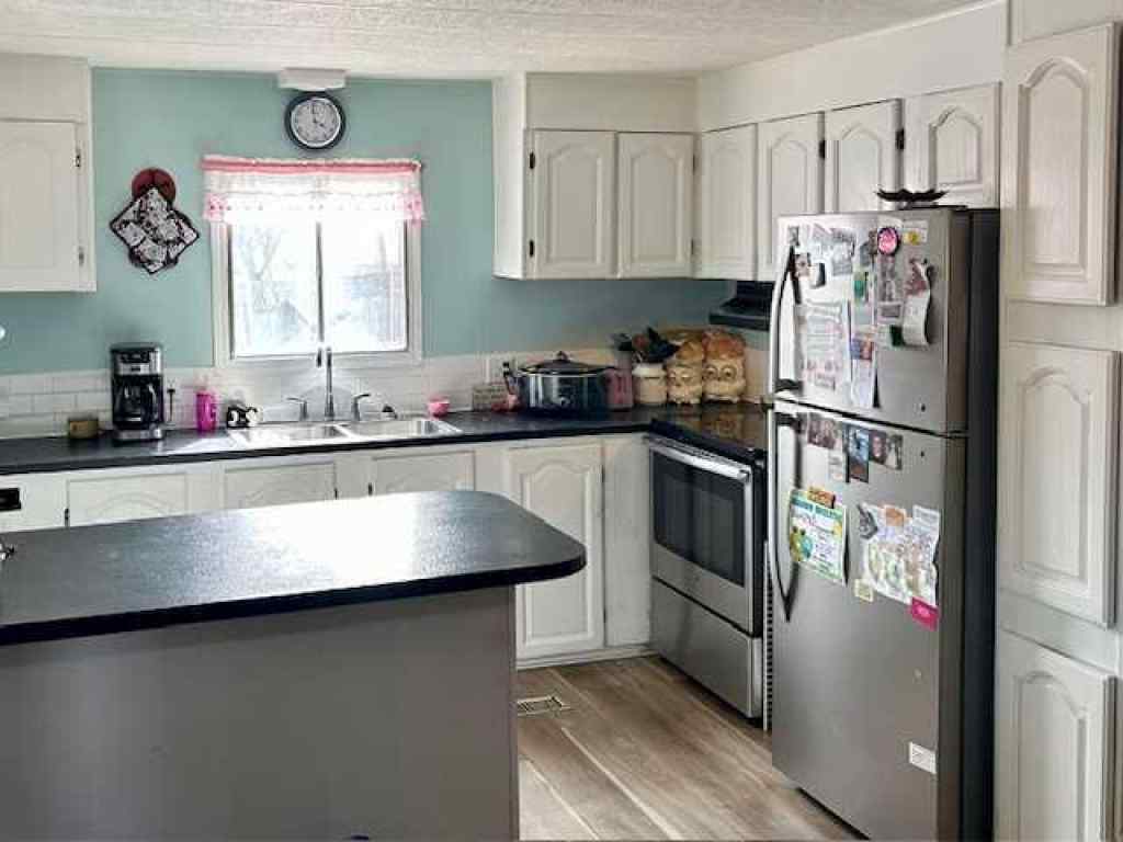 MLS® A2213010 - 4600 53 Avenue  in NONE Grimshaw, Residential