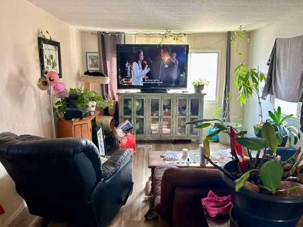 MLS® A2213010 - 4600 53 Avenue  in NONE Grimshaw, Residential