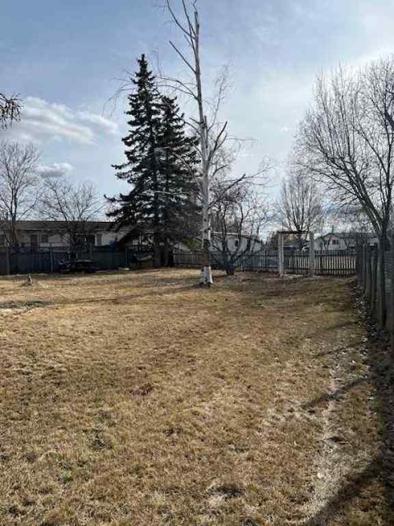 MLS® A2213010 - 4600 53 Avenue  in NONE Grimshaw, Residential