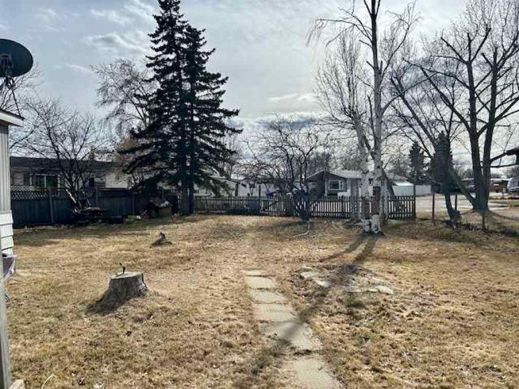 MLS® A2213010 - 4600 53 Avenue  in NONE Grimshaw, Residential