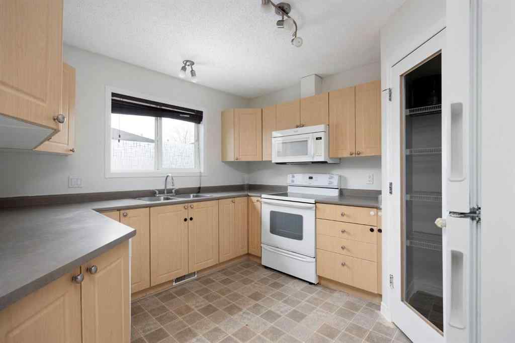 MLS® A2213033 - 117 Grizzly Bay  in Timberlea Fort McMurray, Residential