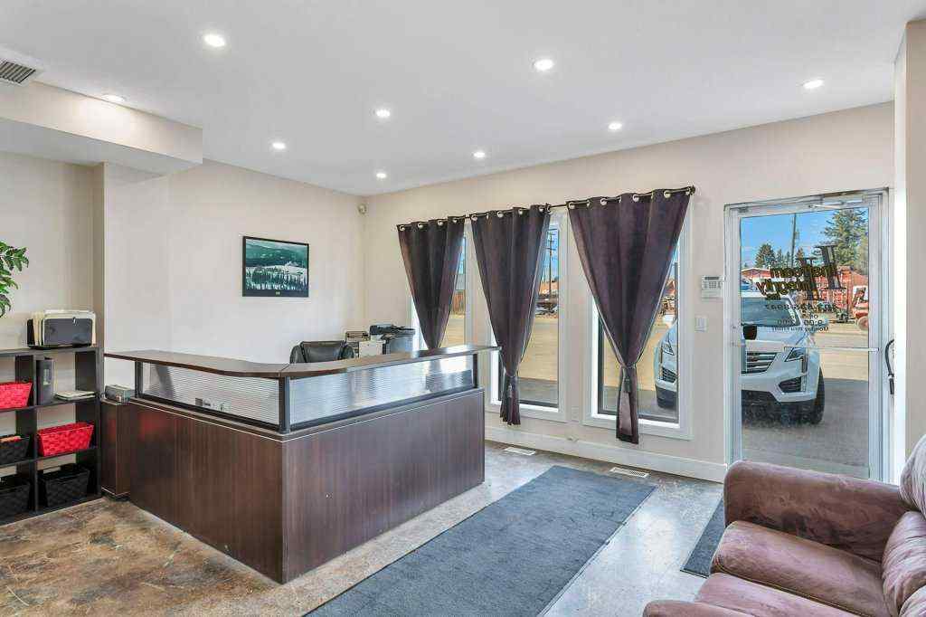 MLS® A2213077 - 4911 50 Avenue   in NONE Eckville, Commercial